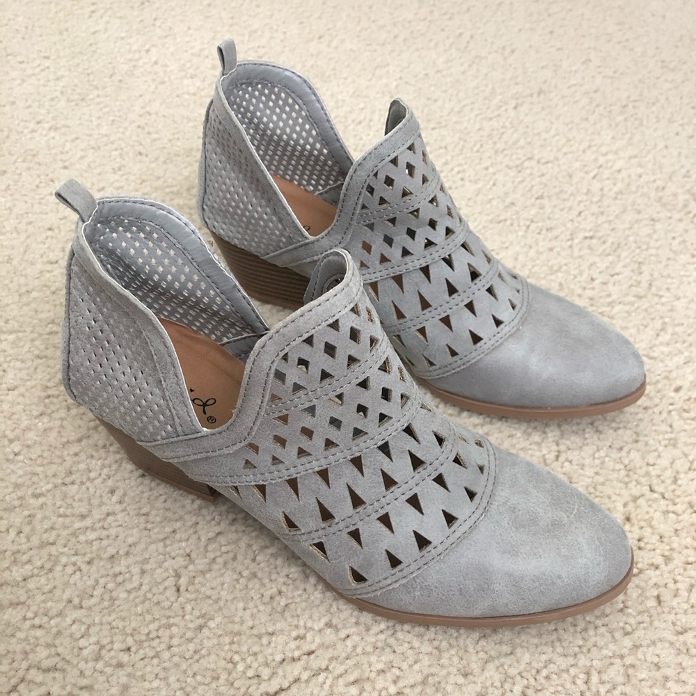 Women’s Shoes